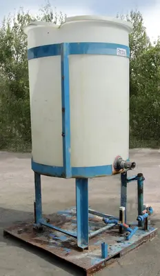 SPC8113  Tank 250 gallon vertical tank, poly, flat