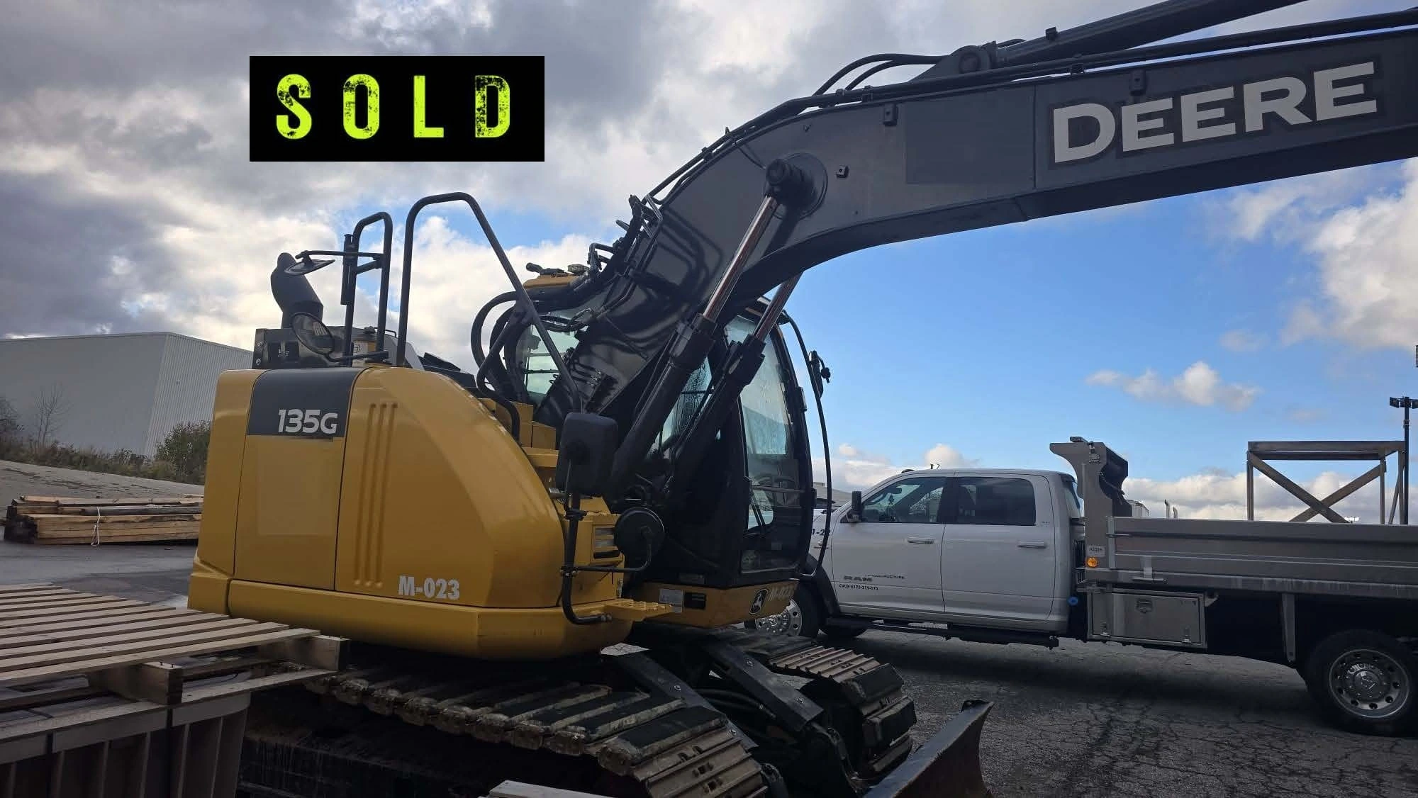 USED 2021 JOHN DEERE 135G