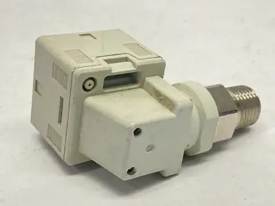 ZSE20CF-V-P-N02L | SMC  Digital Vacuum Sensor 12-24VDC - Used