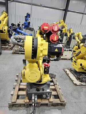 USED 2015 FANUC R-2000IC/210F