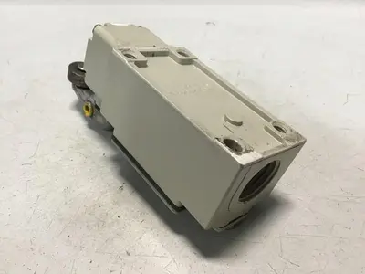 USED YAMATAKE LJA10-11A21N-004