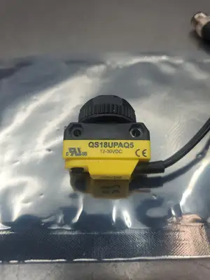 BANNER QS18UPAQ5 12-30 VDC ULTRASONIC SENSOR. 5E-5/8