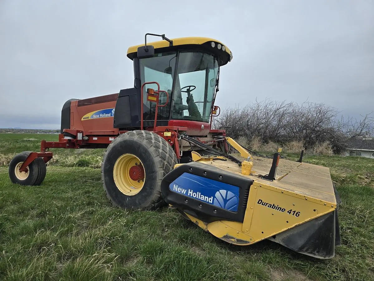 USED 2012 NEW HOLLAND H8080
