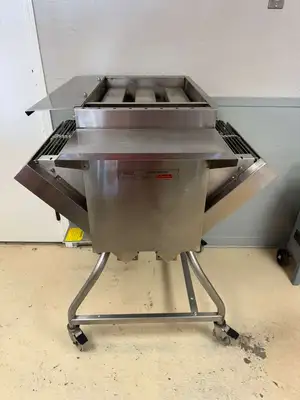 Used Nieco Used Nieco 820 Natural Gas Automatic Conveyor Cheese Melter 55,000 BTU Salamanders & Cheese Melters Illinois US | Falcon Restaurant Supply #1375029