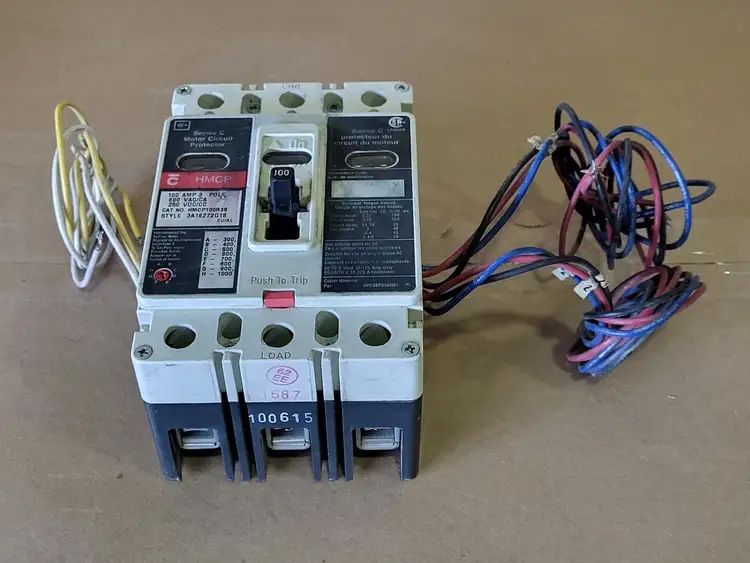 Used CUTLER-HAMMER HMCP100R3S Switchgears British Columbia CA | Lenmark #239130