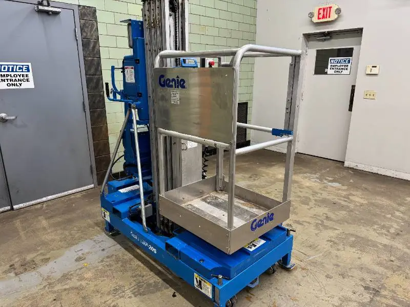 2000 Genie IWP20 Man Lift