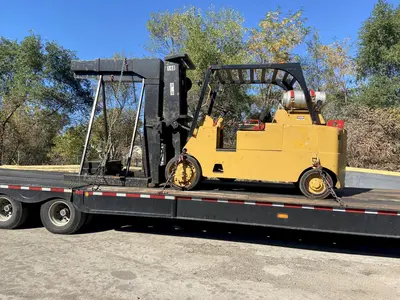 30,000 LBS ROYAL MODEL #T300B LP GAS FORKLIFT & HYDRAULIC BOOM: STOCK #19586