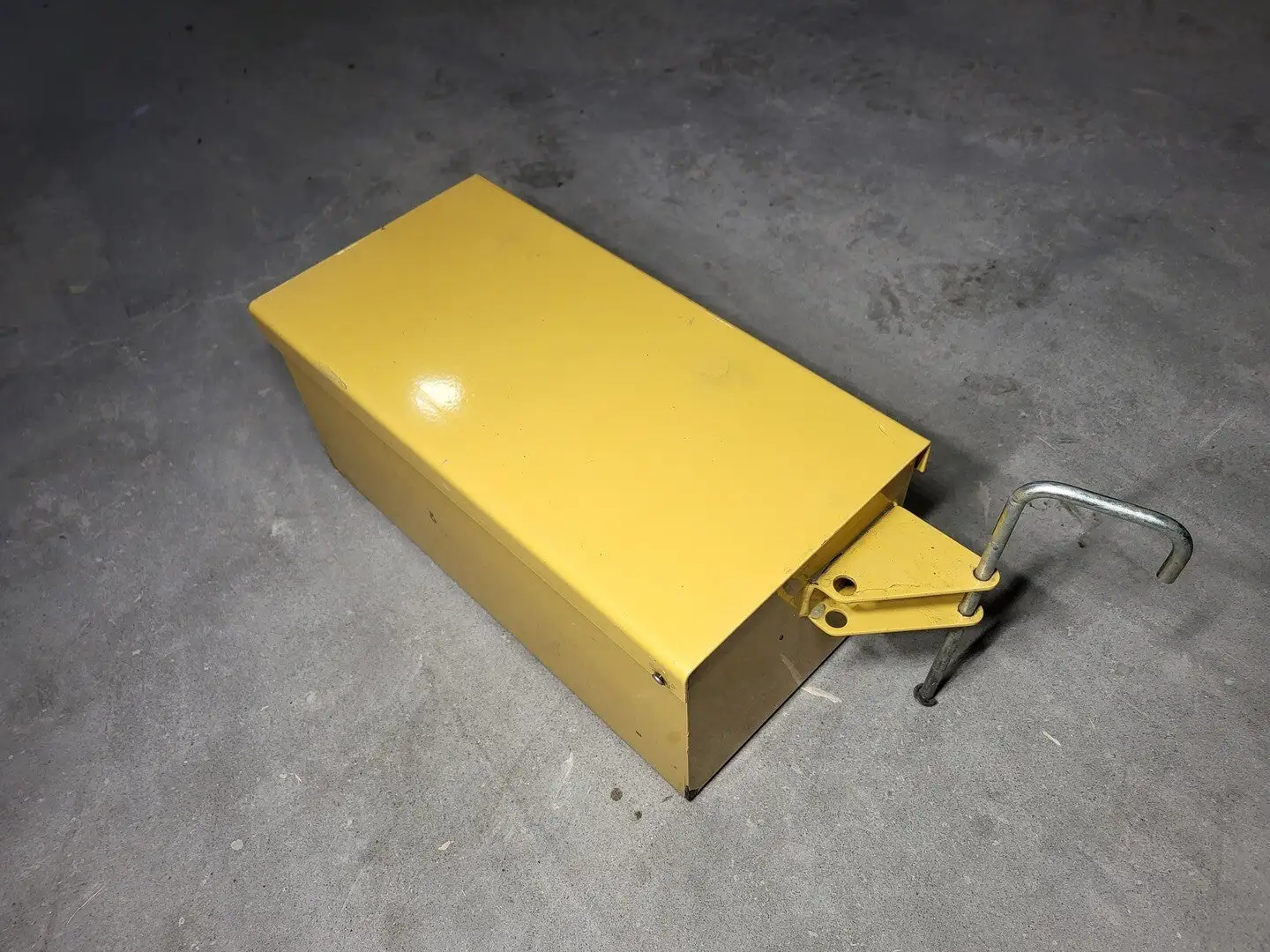 Tool Box 23" x 10" x 10"