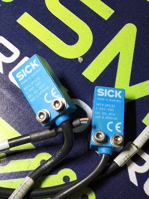 SICK WT4-2P132 PHOTOELETRIC PROXIMITY SENSOR - LOT OF 2 -