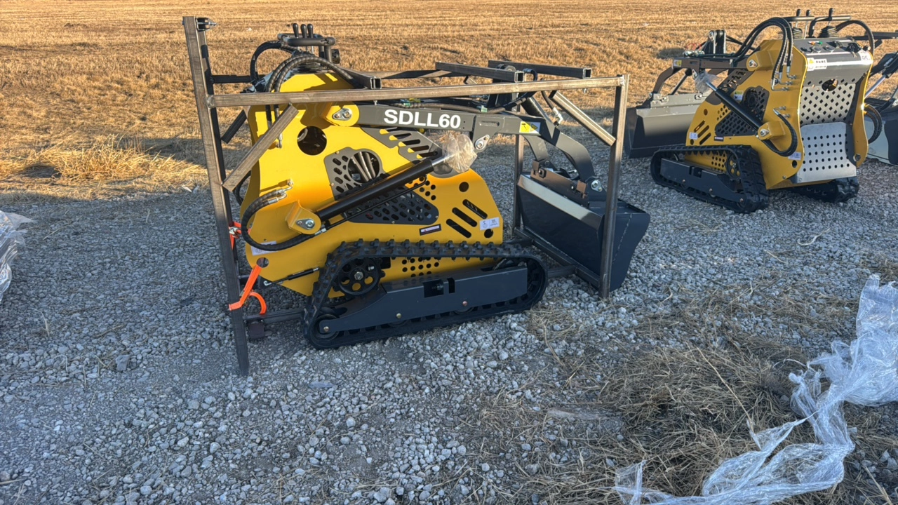SKID STEER LOADER	SDLANCH	2025	Unused	SDLL64 See Hood Damage