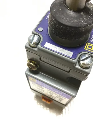 Square D 9007C54DP6 Heavy Duty Limit Switch Ser A