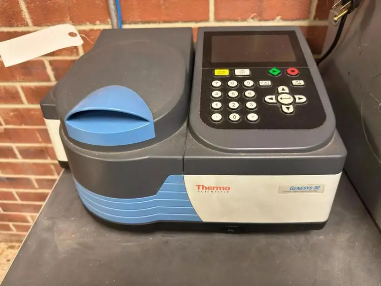 Used THERMO SCIENTIFIC 912A0882 Spectrophotometers Pennsylvania US | Global Equipment International, LLC #760225