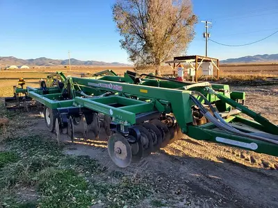 USED 2020 MCFARLANE QT209