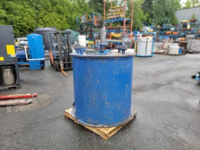 Metal Mixing Tank w/ Fittings