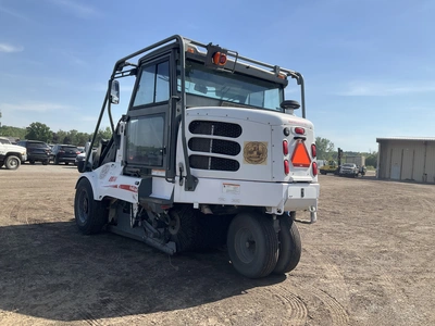 USED 2008 ELGIN PELICAN