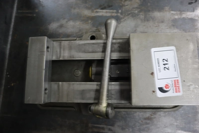 Used KURT WORKHOLDING SOLUTIONS D-60 Vises Minnesota US | Machinesused.com #1383935