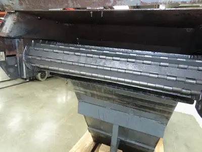 Enomoto 37"W x 8' 4" Chip Conveyor 26"Belt 220V *Needs New Drive Sprockets*