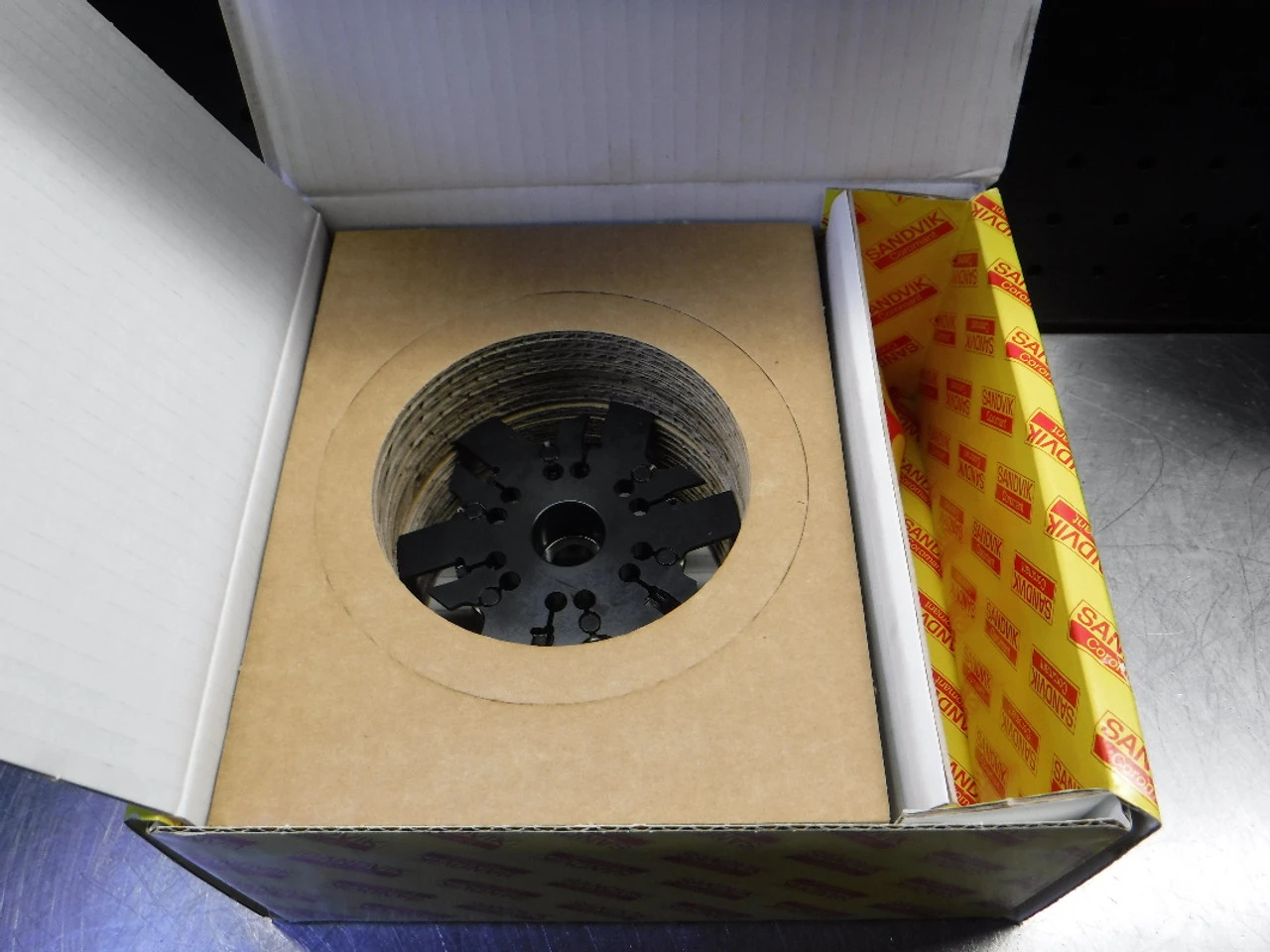 Sandvik 4" Indexable Slot Milling Cutter 1" Arbor A329-102R25-G (LOC1929A)