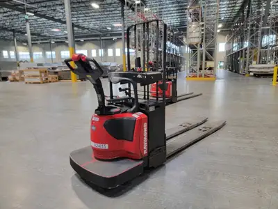 USED RAYMOND 8410