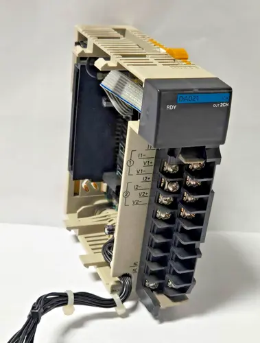 OMRON CQM1-DA021 CQM1DA021 OUTPUT MODULE ANALOG