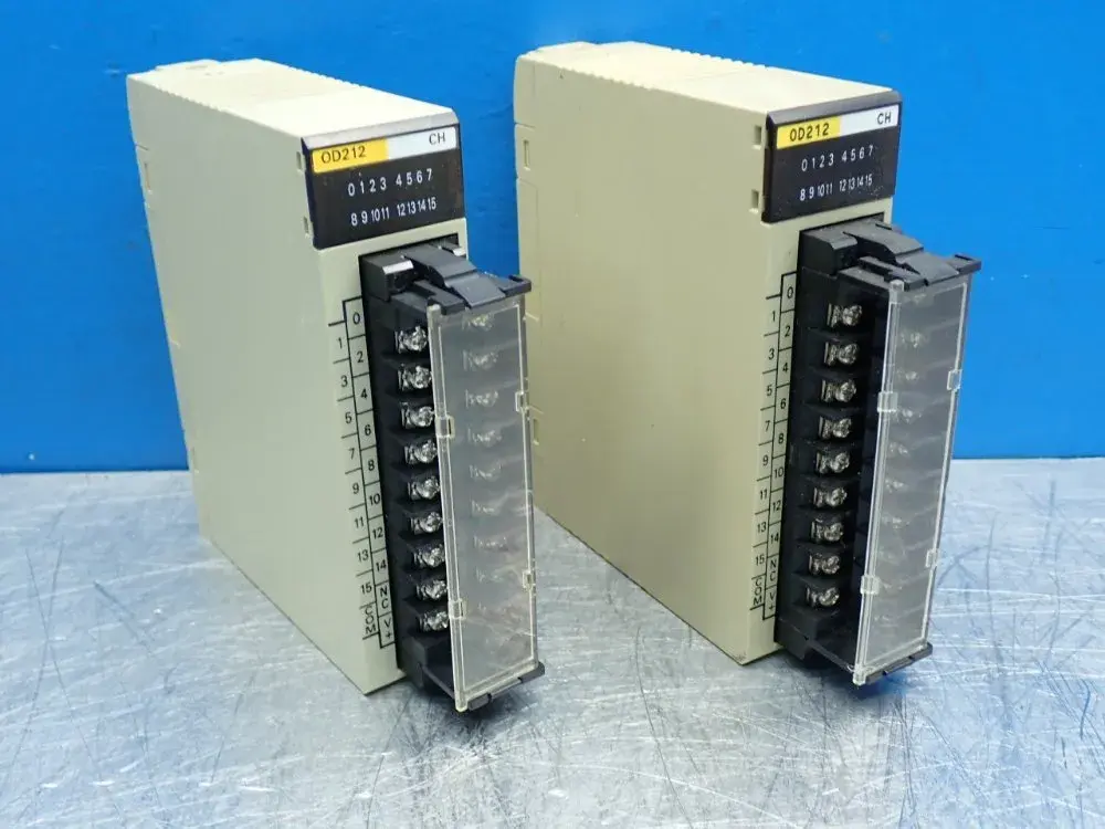 USED OMRON C200HOD212