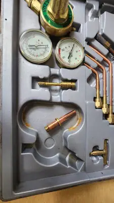 Victor Welding & Cutting Torch Kit with Gauges and Accessories - Missing One Gauge Set