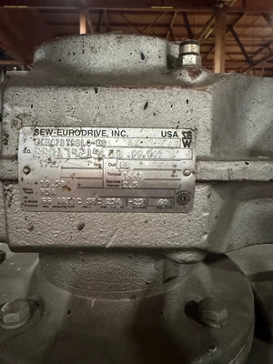 USED GROEN DEE/4T-40