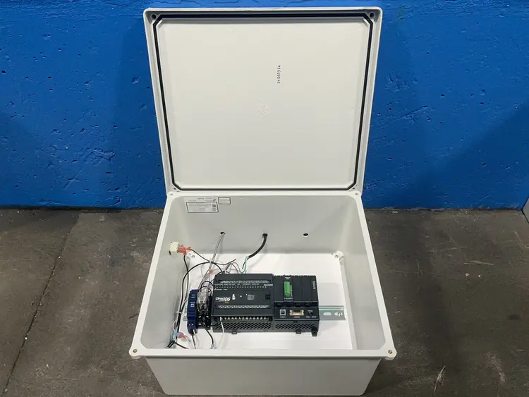 Used AUTOMATION DIRECT D006AR Programmable Logic Controllers Ohio US | HGR 24 #1233419