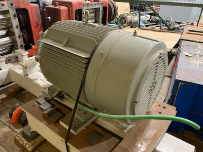125 hp 3580 rpm 460v Siemens Nema Premium AC Motor Unused