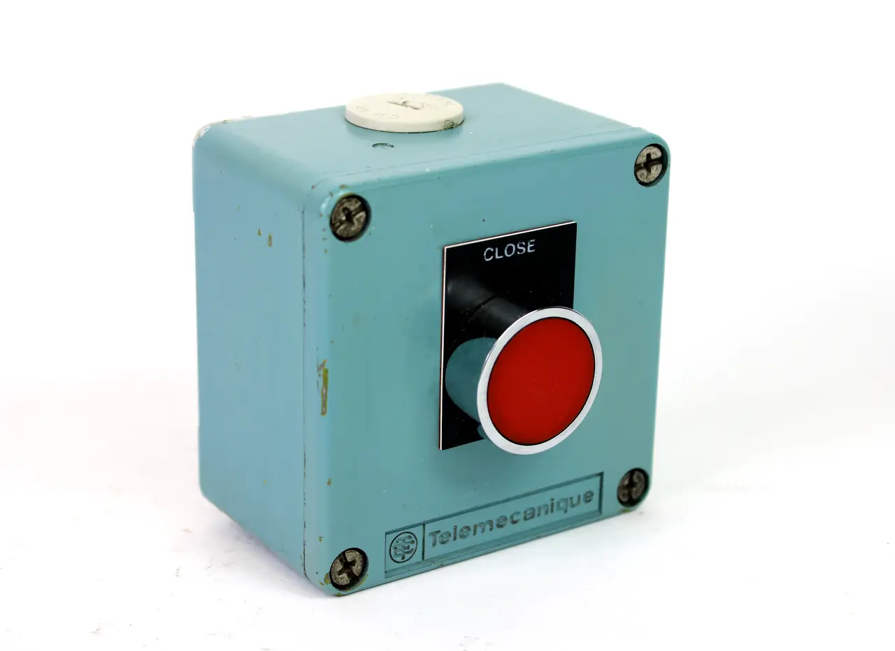 Telemecanique Blue Pushbutton Enclosure w/ Red Pushbutton