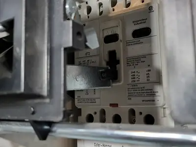 Used EATON SVX025A1-5A4N1 Switchgears British Columbia CA | Lenmark #240124