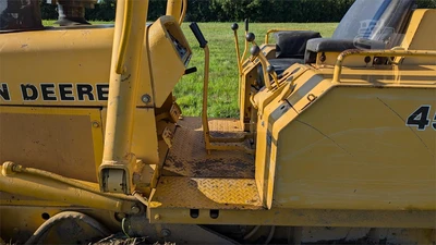USED 1985 DEERE 450E