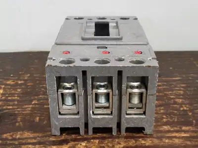 Used WESTINGHOUSE HKA3225F Switchgears British Columbia CA | Lenmark #242383