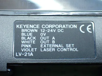 NEW KEYENCE LV21A