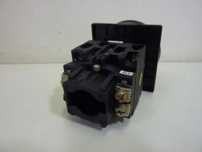 USED MOELLER T0-2-1