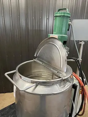 Used LEE INDUSTRIES 30 U Stainless Steel Tanks Quebec CA | Carter-Wilson Equipment Services #450991