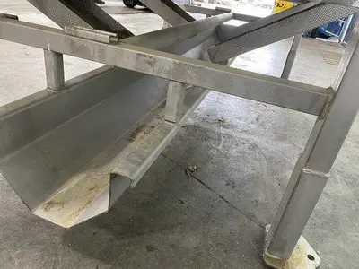 VMW 8' Sorting Conveyor