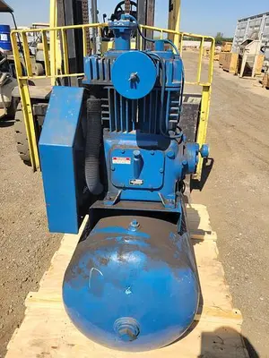 USED QUINCY 325