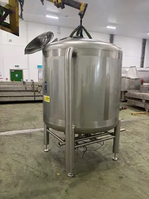 Used 2022 Axium 2,000 Litre Stainless Steel Tanks GB | Perry Equipment #1517028