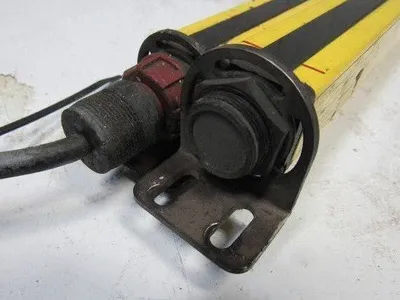 STI MiniSafe-B MS4364B-2 Safety Light Curtain Receiver & Transmitter Set 64"