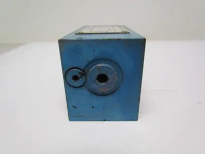 Vickers DGMX2-5-PP-BW-E-S-30 SystemStak Reversible Hydraulic Reducing Valve