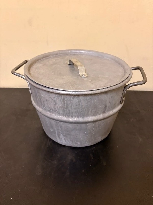 cooking pot