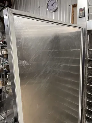 182-0086 Traulsen RE232E-ZCF02 2 Door Even-Thaw Self Contained Cooler