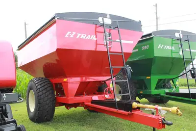 New | in-Stock 2025 E-Z TRAIL 550 Grain Carts Pennsylvania US | Zimmerman Farm Service #1409924