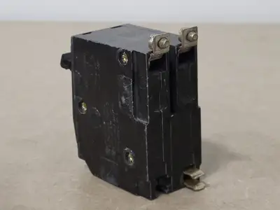 USED SQUARE D QOB220