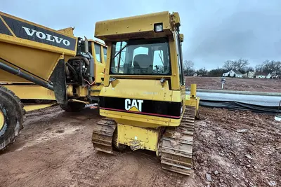 Used 2005 CATERPILLAR D5G XL Bulldozers Pennsylvania US | Proxy Equipment #1378128