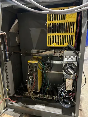 USED 2016 FANUC R-2000IC/210F
