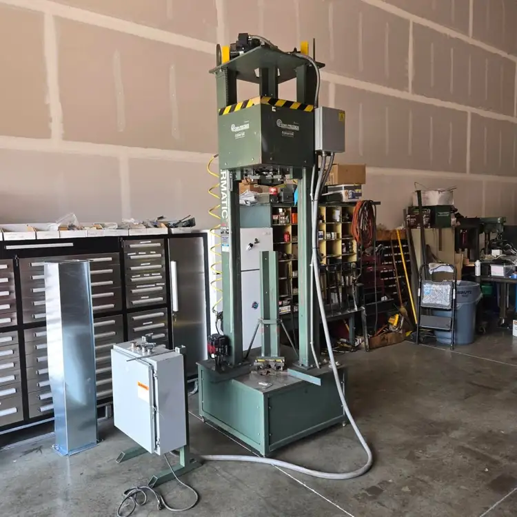 Used _UNKNOWN_ _UNKNOWN_ Corner Formers Washington US | Benoit Sheet Metal Equipment, Inc #1128724