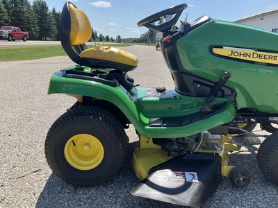 Used JOHN DEERE X300 Mowers Michigan US | Miedema Asset Management Group #1337425