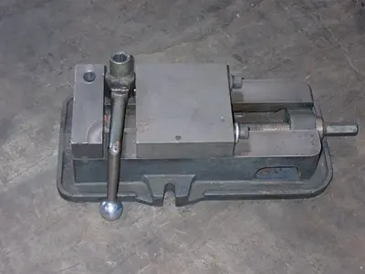 Kurt 6" Vise